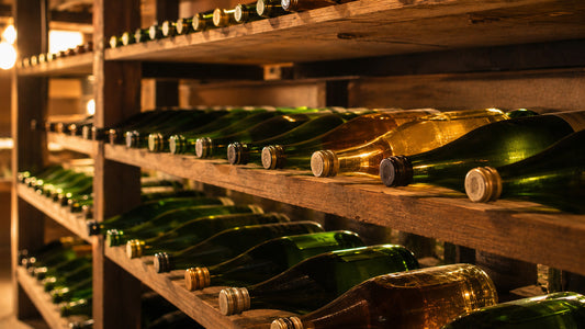 熟成酒とは？日本酒の色合いが変わる理由と賞味期限、福島の熟成酒を紹介